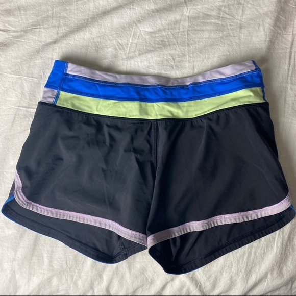 Lululemon Black / Tricolored Shorts Size 6 - Picture 1 of 16